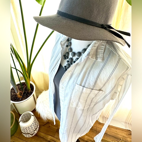 Oversized button down - Picture 2 of 12